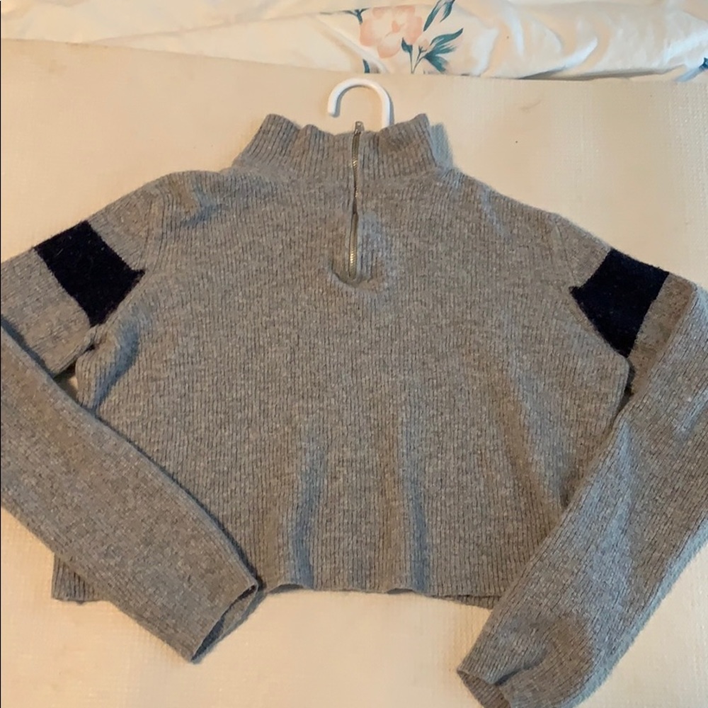 Brandy Melville half zip